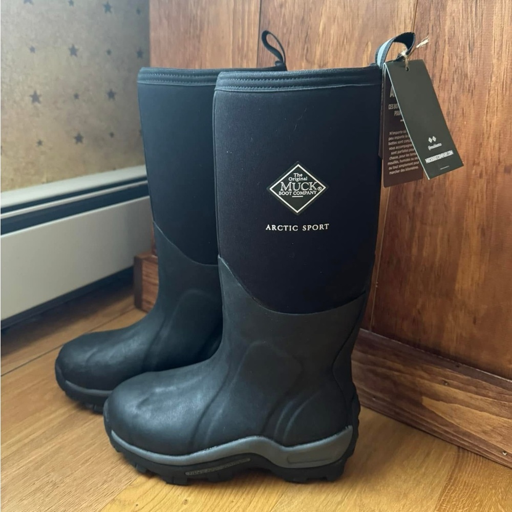 Brand New With Tags Muck Boots